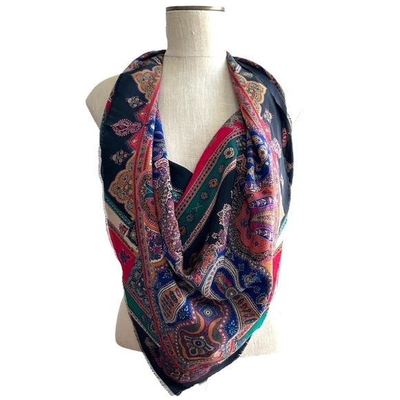 Vintage Bill Blass Paisley Print Eyelash Fringe Silk Scarf - Picture 3 of 4